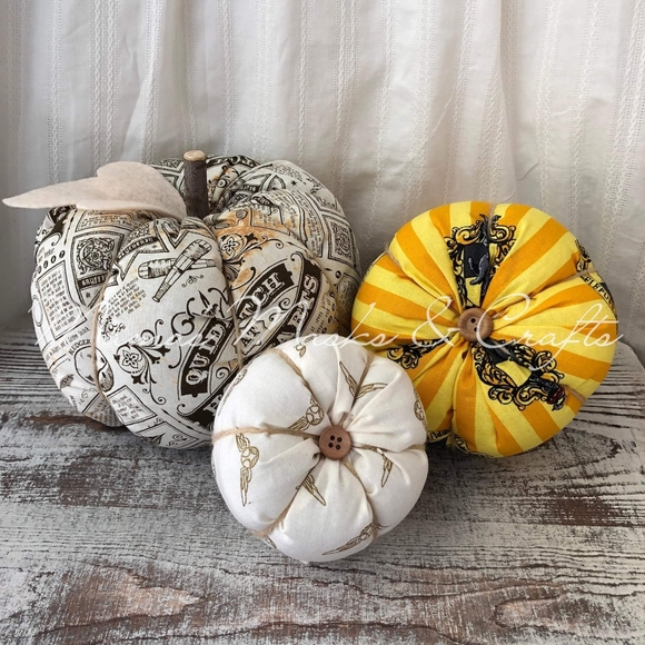 Harry Potter Hufflepuff Inspired Pumpkin Set 🦡 - Picture 6 of 6